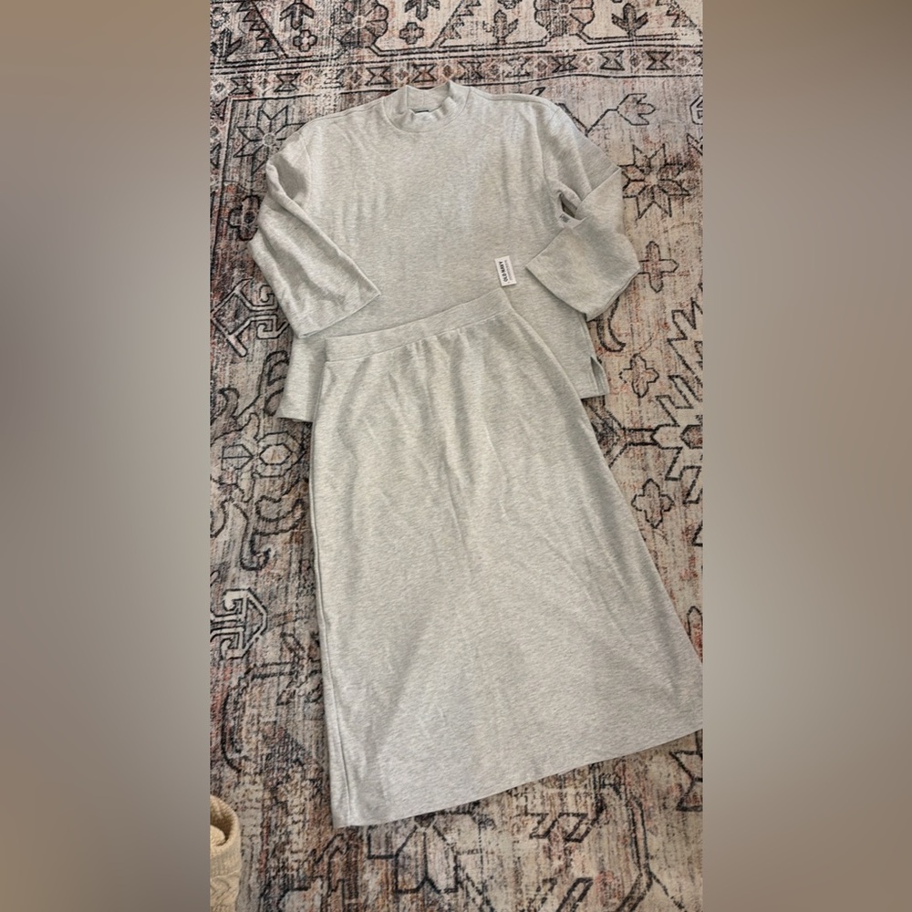 Old Navy Grey Matching Skirt and Top Set - Picture 3 of 9